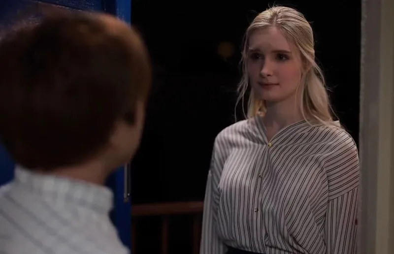 Cô đơn nơi xứ lạ với chồng yêu già, bà xã tây được ông anh hàng xóm an ủi