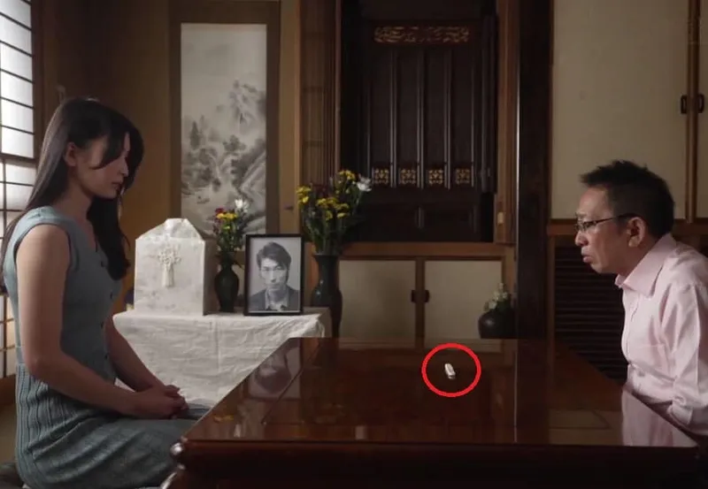 Một ngày sau tang lễ gã chồng, người tình của con trai đã bị bố ông xã ép phang không bao đến mang thai