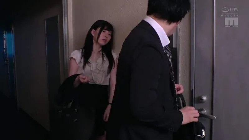 Cô vợ cạnh nhà nhận nhầm tôi là ông xã trong một hôm say xỉn