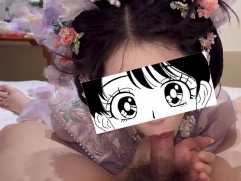 Gái xinh trong bộ đồ trân châu mút buồi cực đã